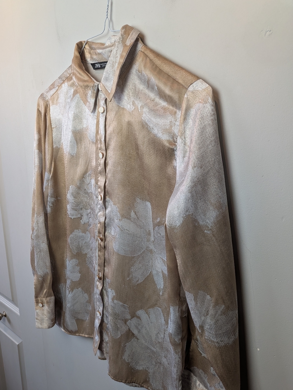 ZARA Women Blouse Beige And White Size XS Loose Fit Elegant Glossy Texture - Picture 4 of 13